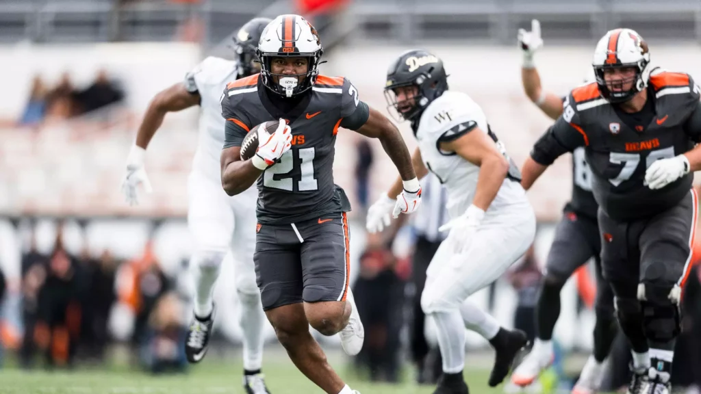13-beavers-named-preseason-all-pac-12-per-athlon
