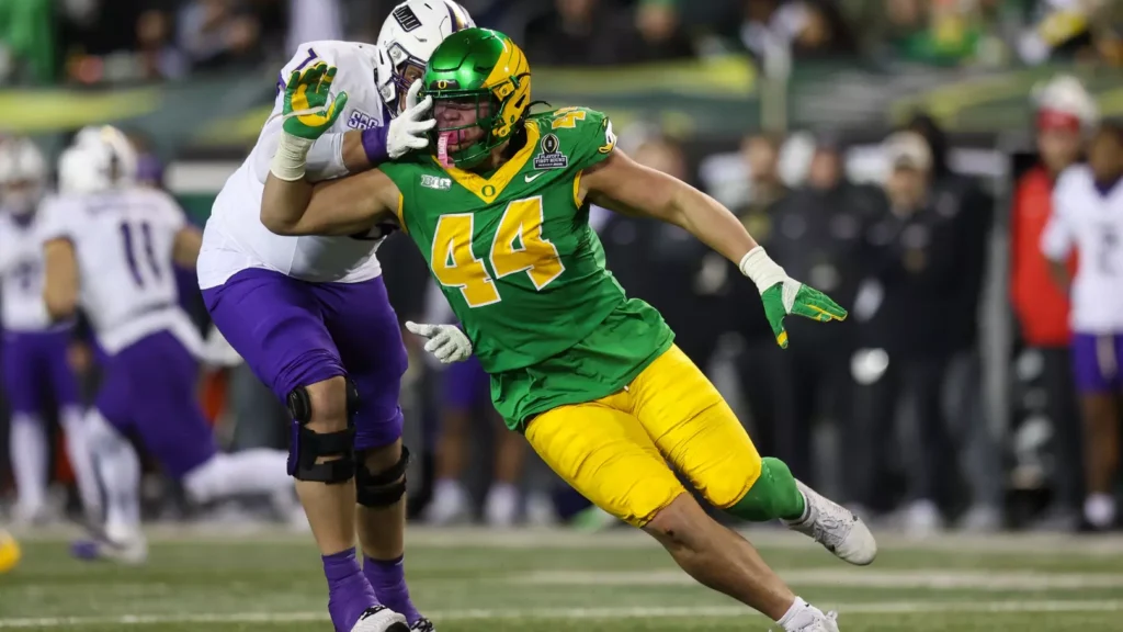 four-ducks-named-walter-camp-preseason-all-americans