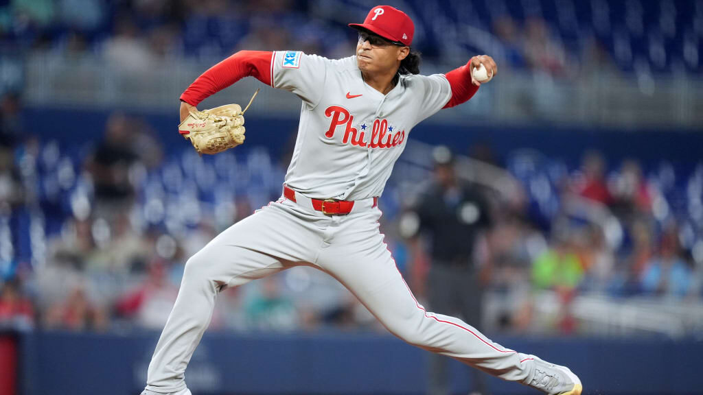 phillies-struggle-to-find-answers-as-nl-east-wild-card-race-tightens