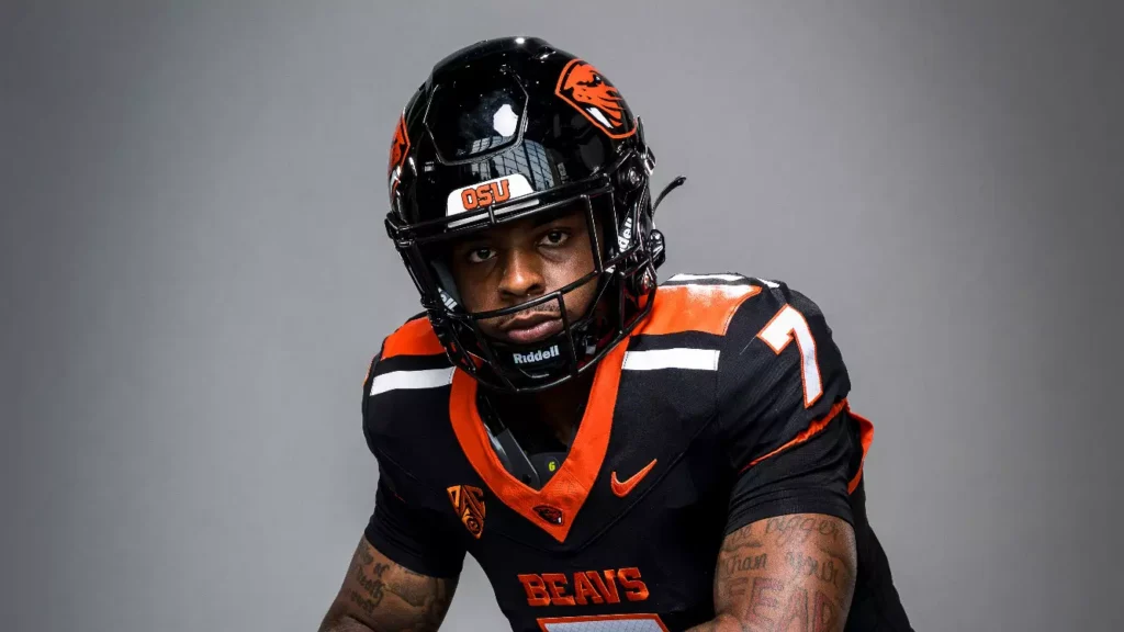 hampton-newberry-named-to-earl-campbell-tyler-rose-watch-list