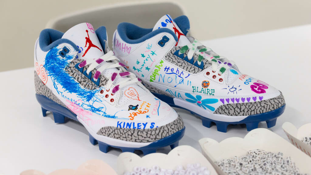 jensen-to-wear-special-cleats-designed-by-kids-from-childrens-mercy