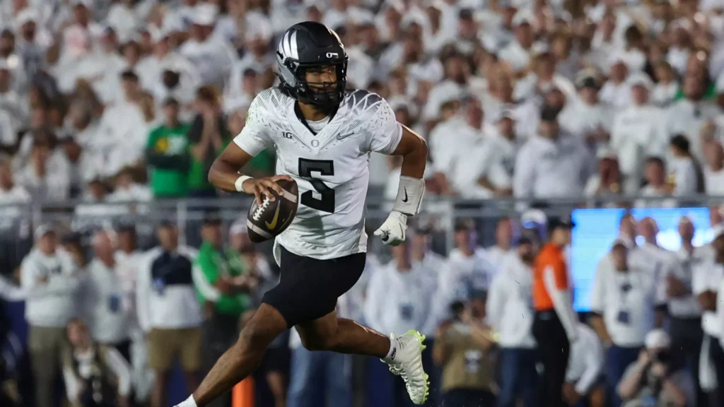 moore-on-walter-camp-poy-watch-list