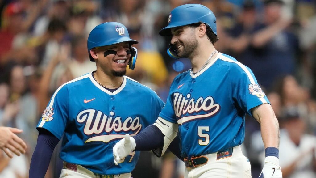 brewers-clinch-eighth-trip-to-playoffs-in-nine-years