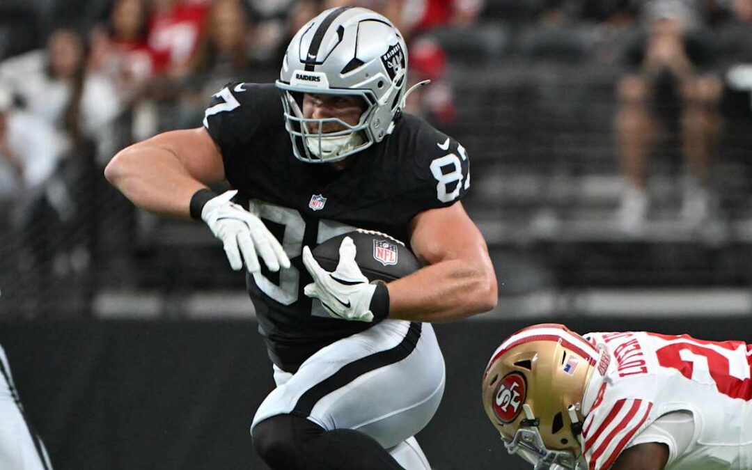 NFL news roundup: Raiders TE Michael Mayer agrees to three-year, $45M extension