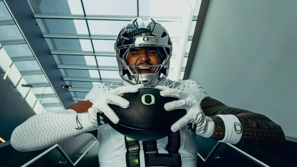 oregon-football-game-4-uniform-reveal