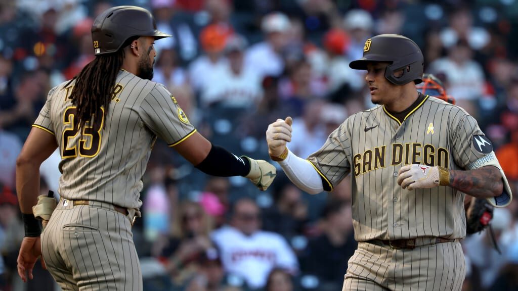 padres-cruise-to-7th-straight-win-extend-lead-in-race-for-3rd-nl-wild-card
