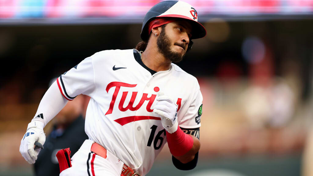 Twins activate Martin from IL, option Gonzalez