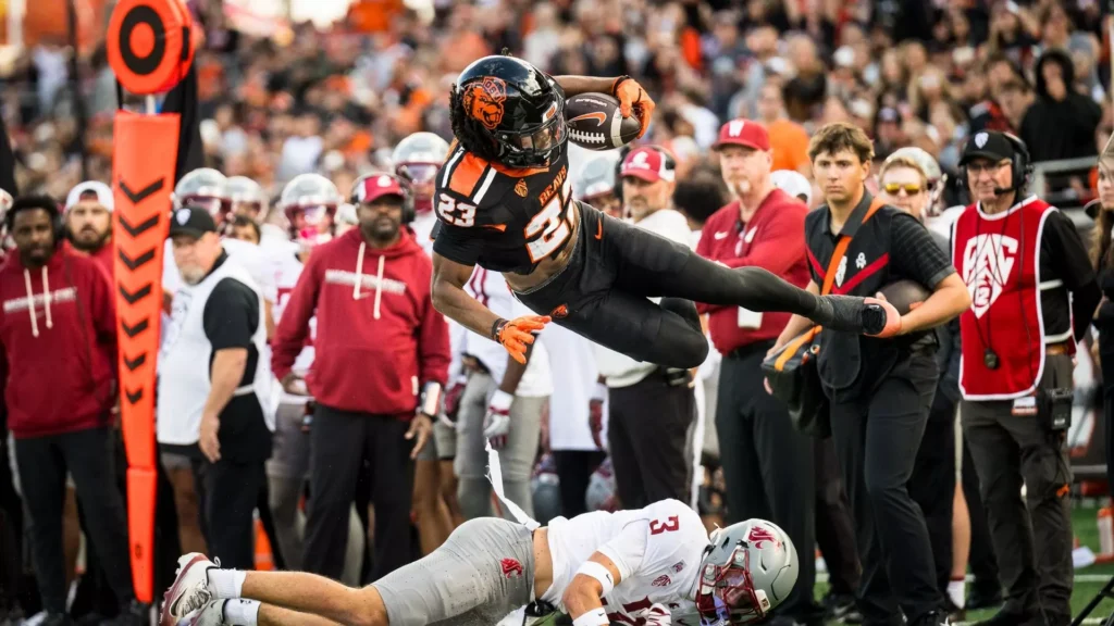 aj-newberry-recognized-by-earl-campbell-tyler-rose-award